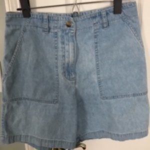 Jones Sport -- Women's Jeans Shorts - size 6